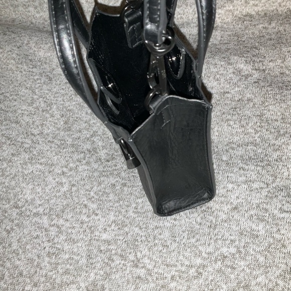 DKNY Maze Mini Crossbody In Black Mini tote Black Faux leather - Picture 4 of 6